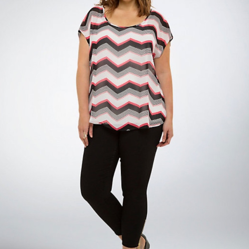 Torrid Chevron Button Back Top - image 3